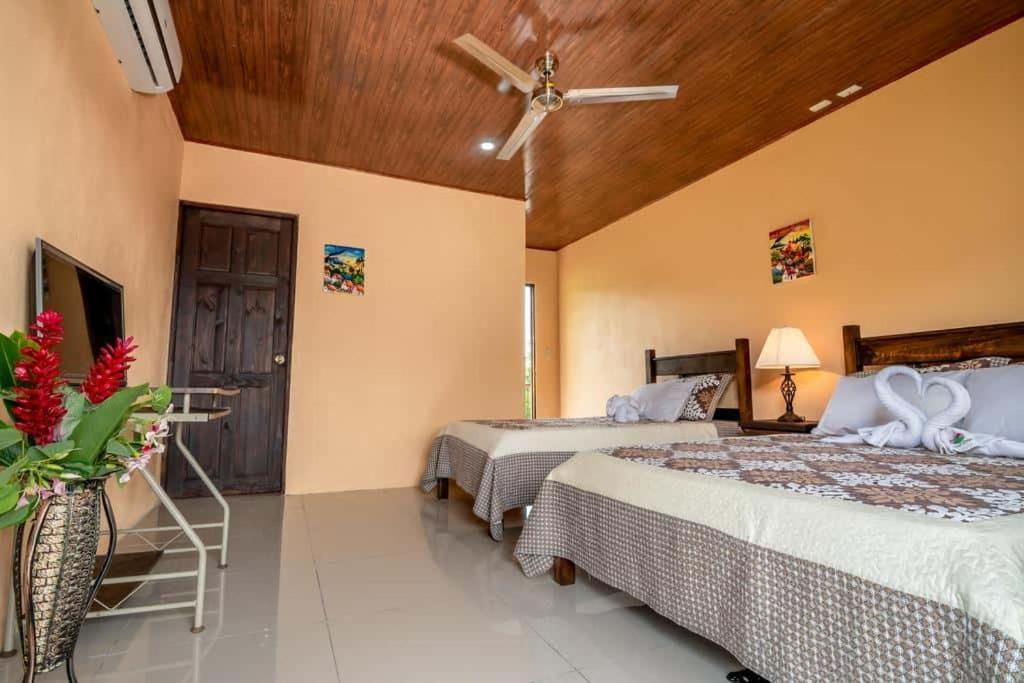 Aunty Arenal Lodge ラ・フォルトゥナ エクステリア 写真