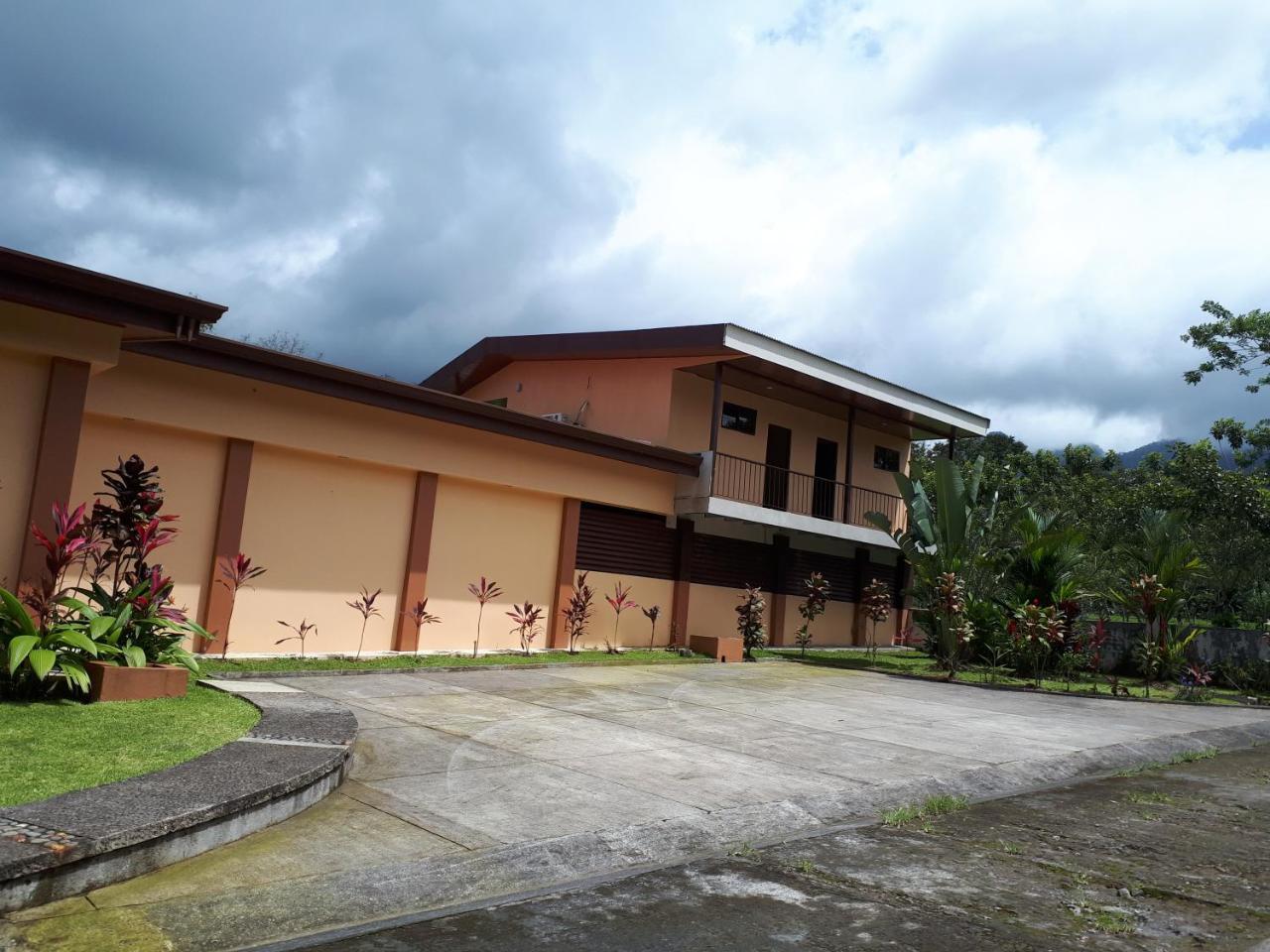 Aunty Arenal Lodge ラ・フォルトゥナ エクステリア 写真