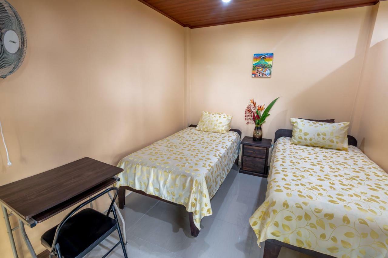 Aunty Arenal Lodge ラ・フォルトゥナ エクステリア 写真